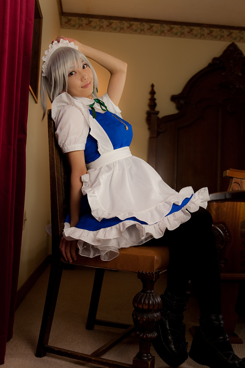 cosplay美女套图 c77 Sakuya Izayoi　白丝假发扮相(1)